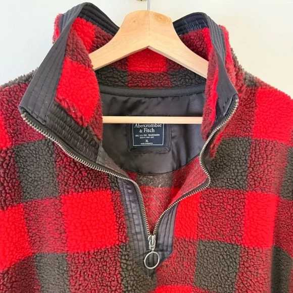 ⭐️ Abercrombie & Fitch Red and Black Buffalo Plaid Zip-Up Pull Over - Picture 3 of 6